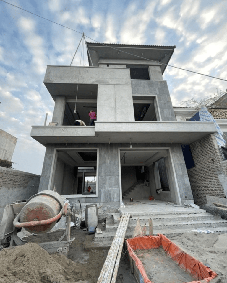 Ghar Life mei ek baar banta hai (10)